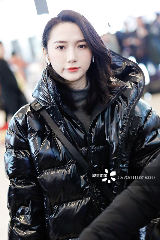 2018年12月24日,上海,snh48陆婷现身机场.