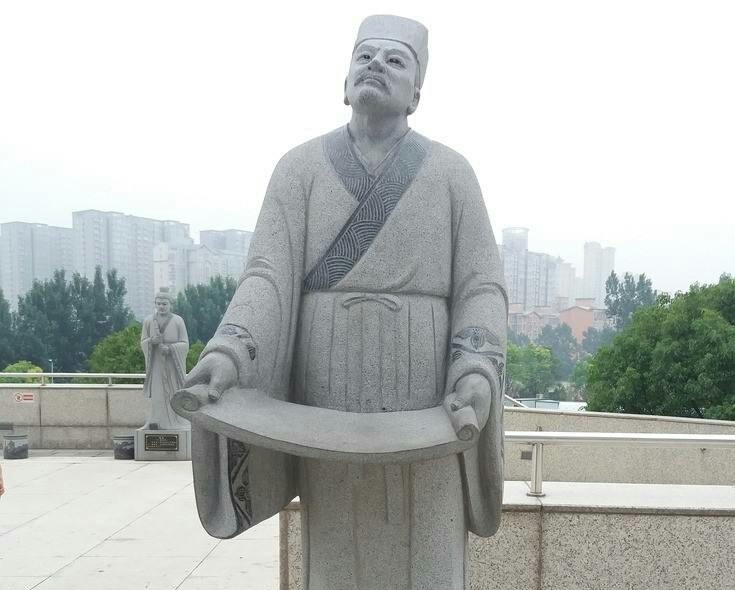 卫惠公想借郑国发生政变,送郑昭公回国,因此达到这两个目的