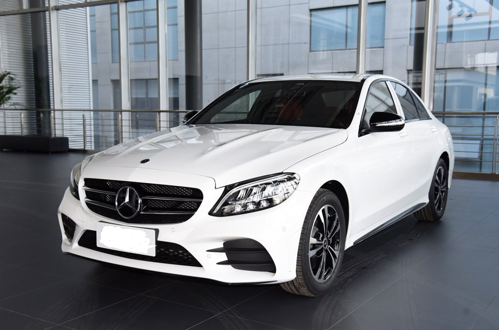 「汽车体验说」人生27岁的第一辆车 喜提了一台小奔驰