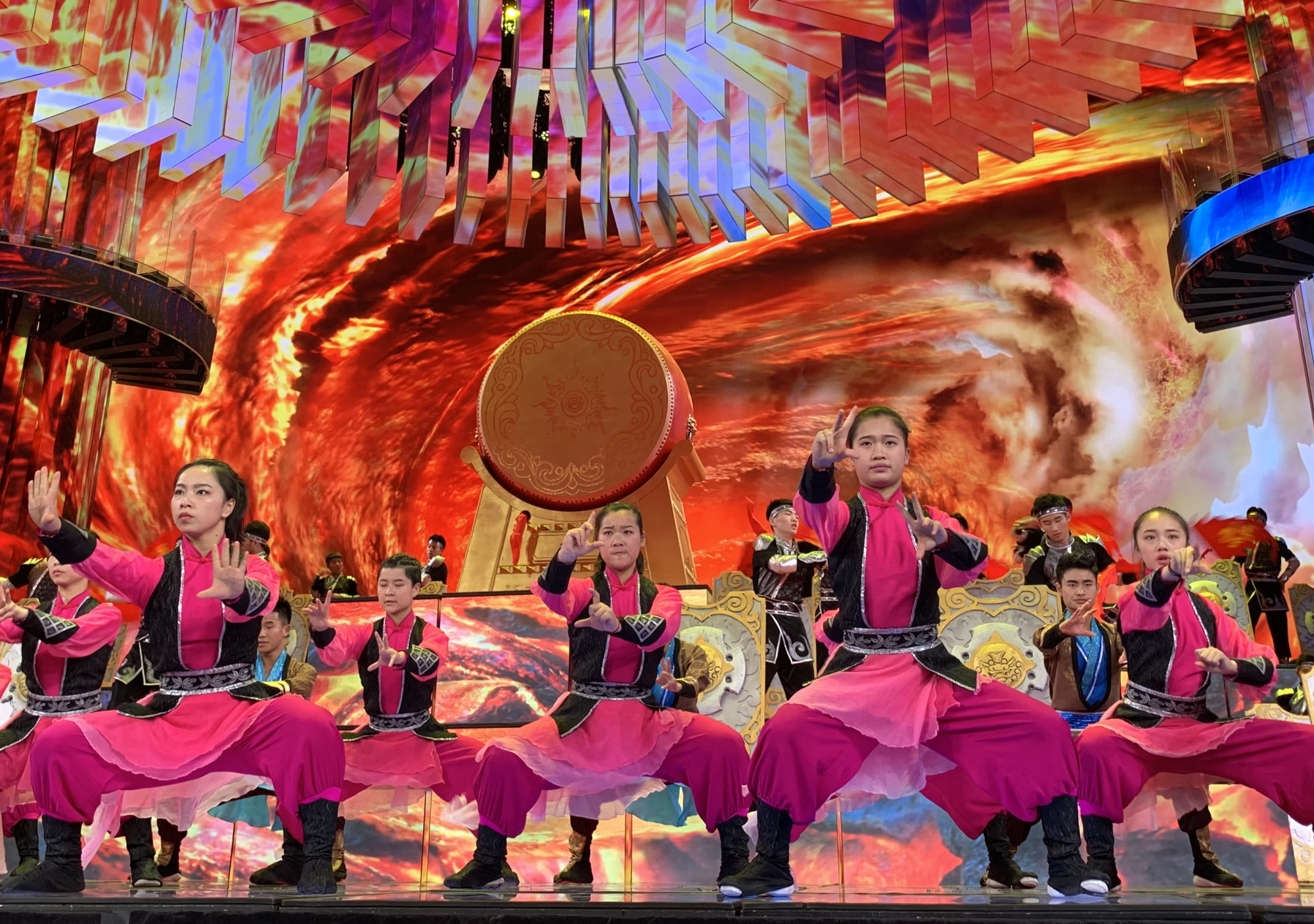 第十七次登上春节晚会舞台,塔沟功夫小子演绎武术精彩!