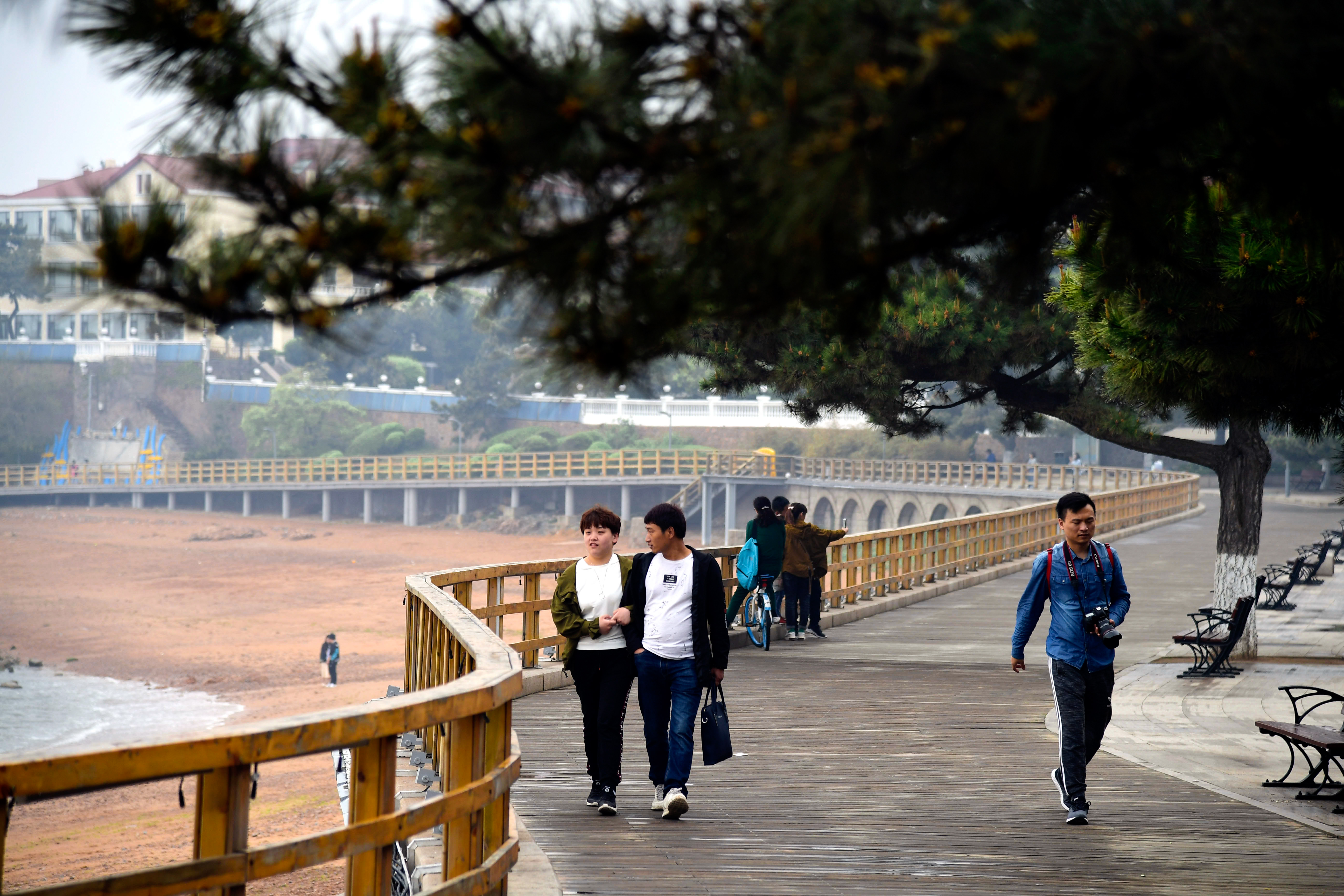 青岛:滨海步行道尽享山海风情(1)