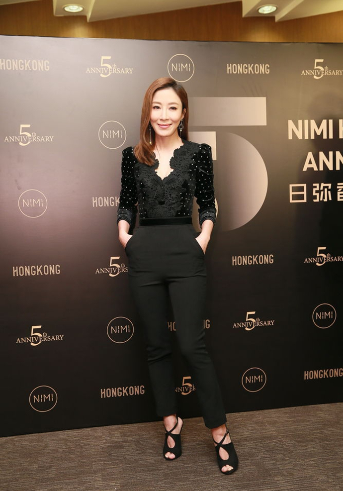 近日,杨怡,郭晋安等人出席晚会,杨怡表示自己正在休假