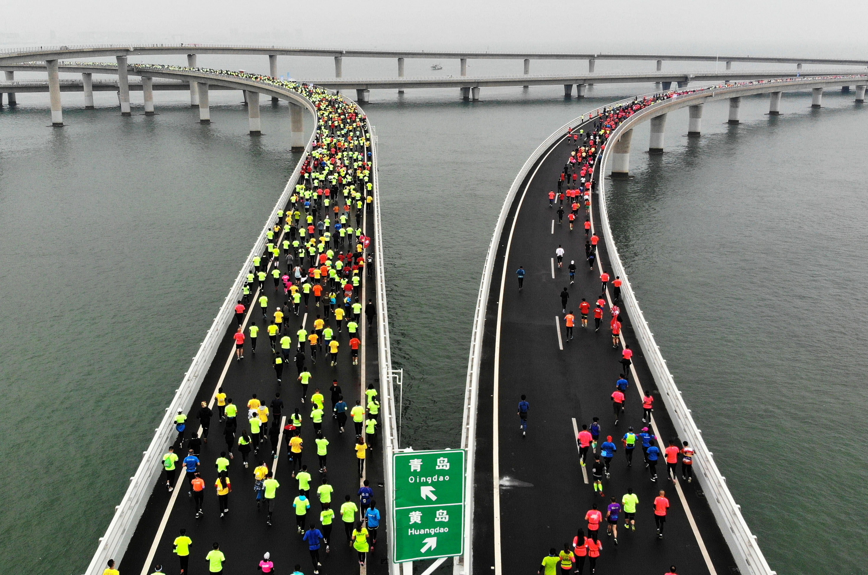 青岛海上马拉松2021图片