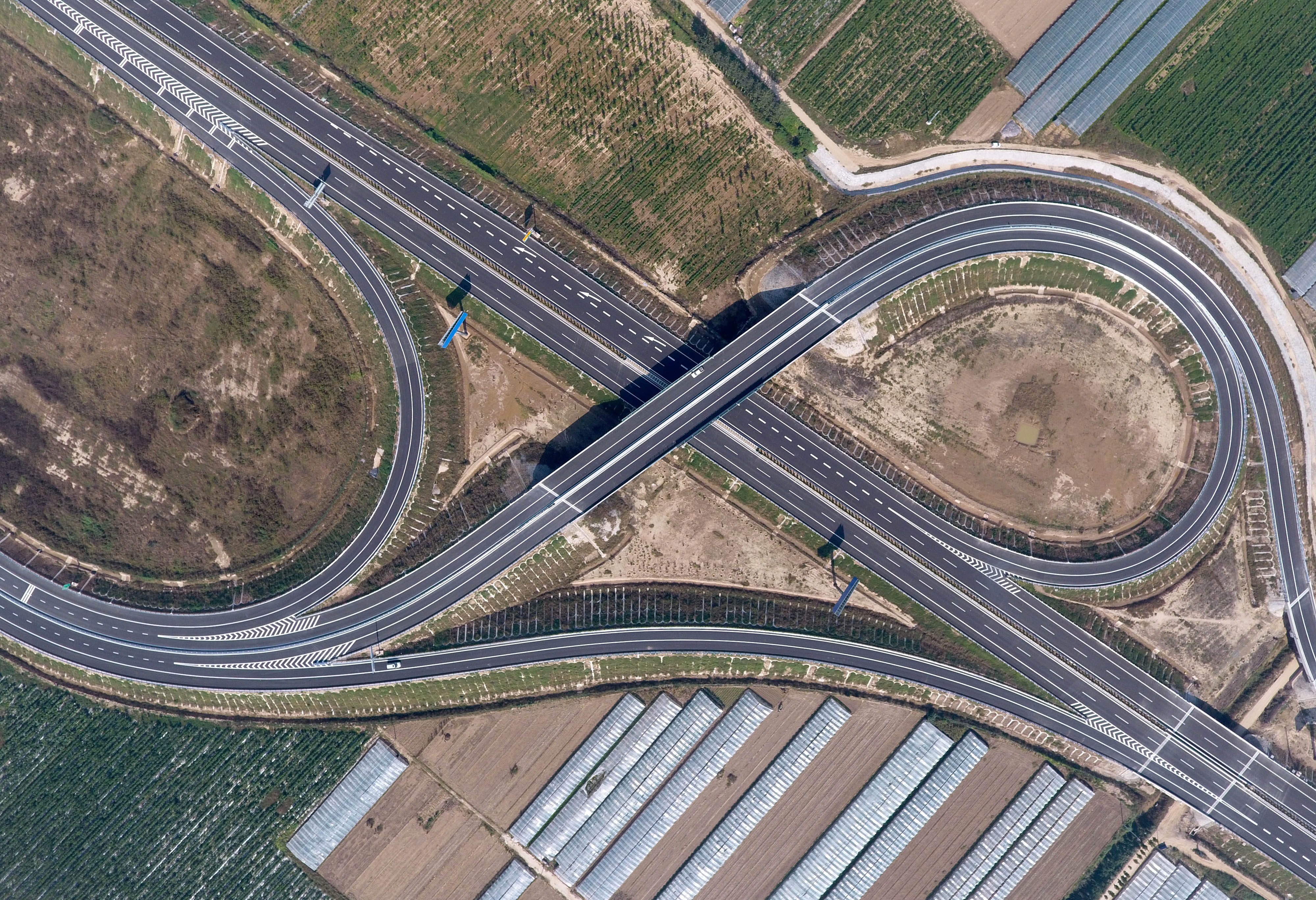 河南南乐至山东莘县高速建成通车