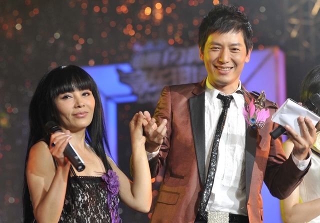 歌手千百惠脸似塑胶变身"黑山老妖"