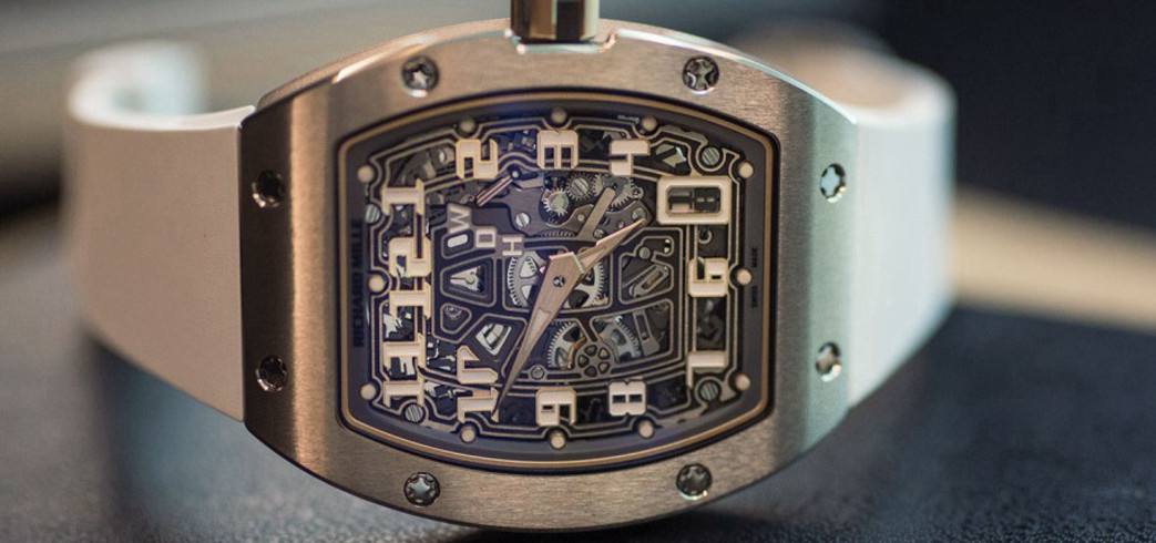 贾乃亮带着几百万的表pgone怎么比?