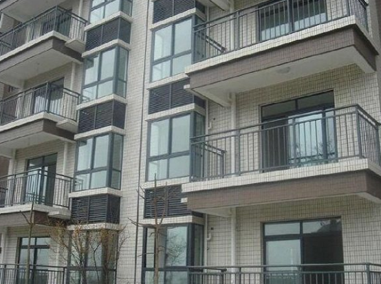 这种凸阳台房子万万别买,好多人贪便宜,住进去发现被坑