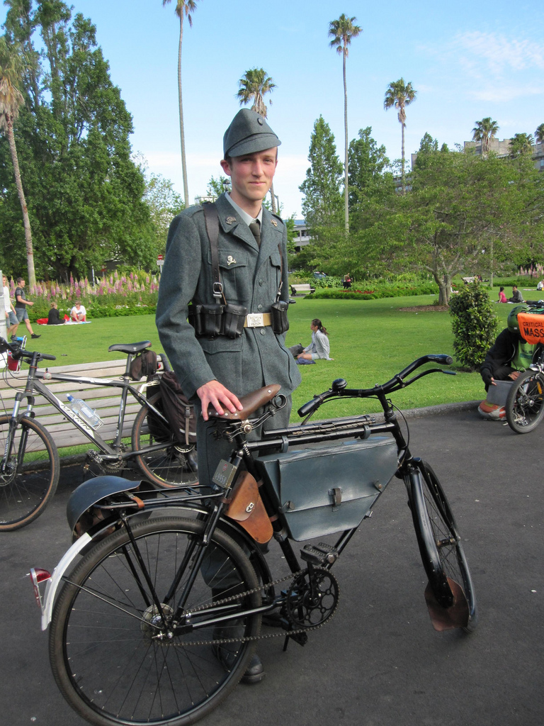 瑞士军用自行车图片