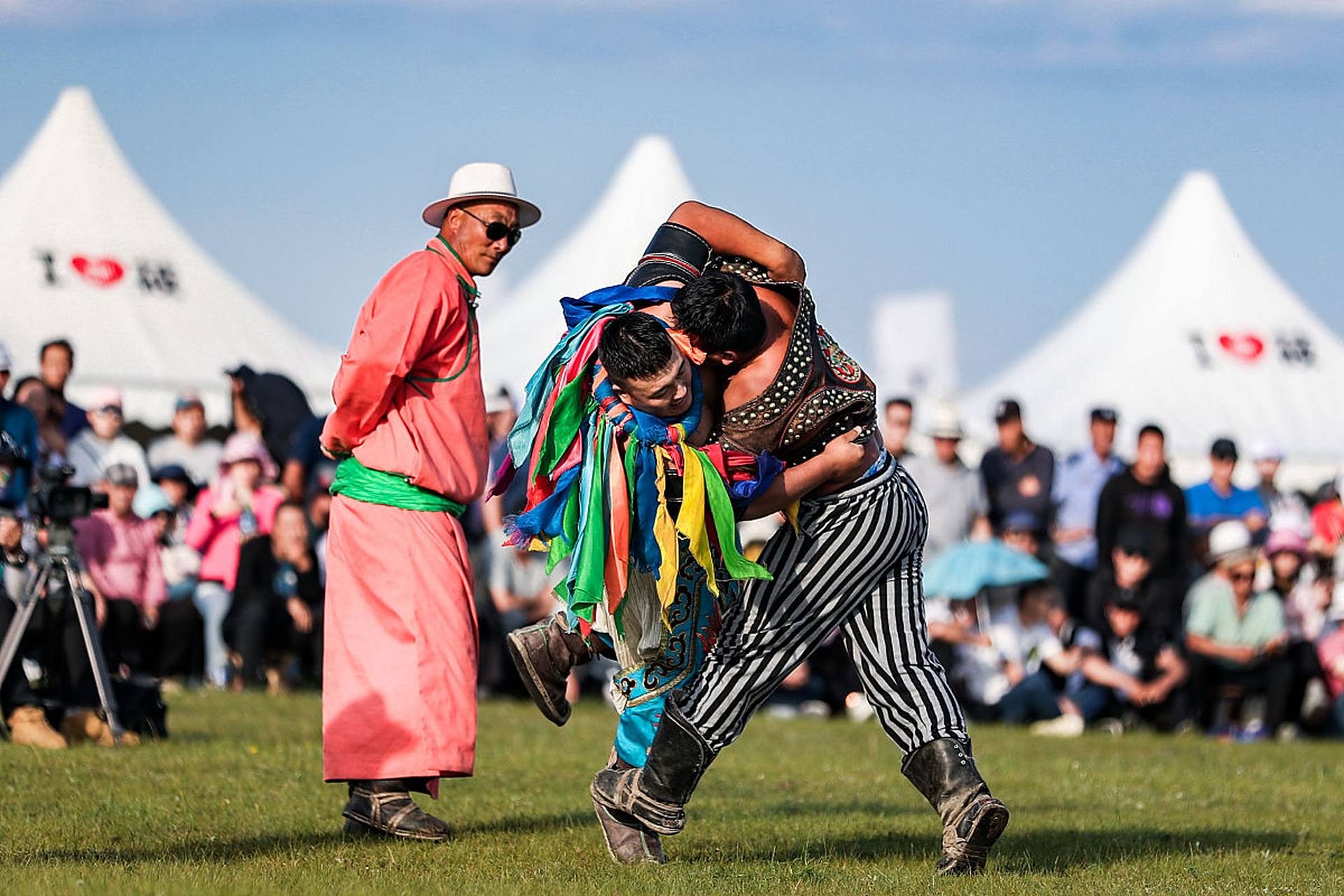 作为蒙古族传统节日之一,那达慕大会已经有着几百年的历史.