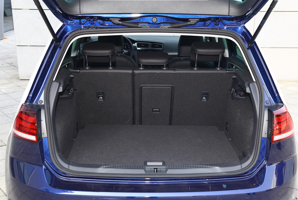 高尔夫纯电动,符合年轻人审美,回头率相当的高!