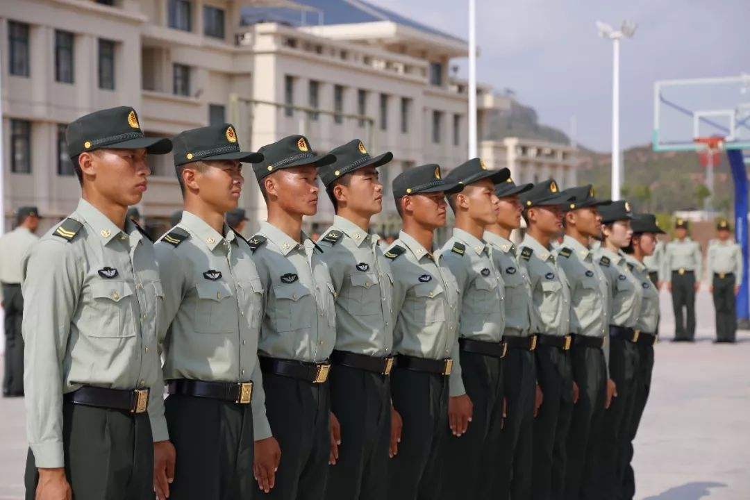 义务兵每月可以获得多少钱?网友:有2000吗?老兵:只有部分津贴