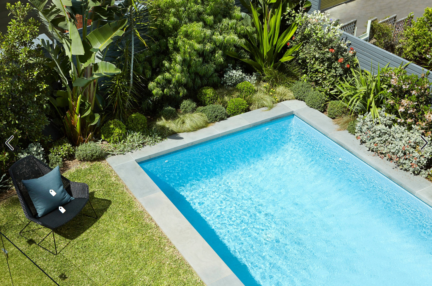 庭院的俯视图,庭院中的植物多种多样,高低错落搭配有