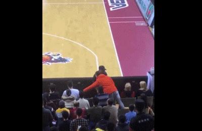 江苏球迷和教练冲突后续!句容文体局:责成汪友成辞去协会职务