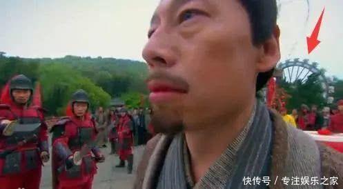 影视剧中那些穿帮镜头真叫人哭笑不得,墙都不扶就服穿帮