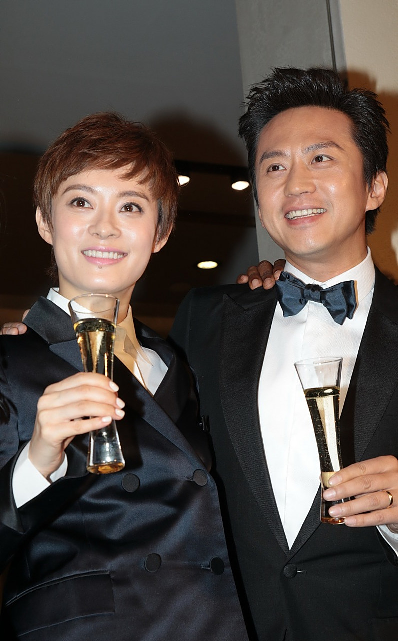 今日星座运势#   在喧嚣的娱乐圈中,孙俪和邓超的婚姻一直备受关注