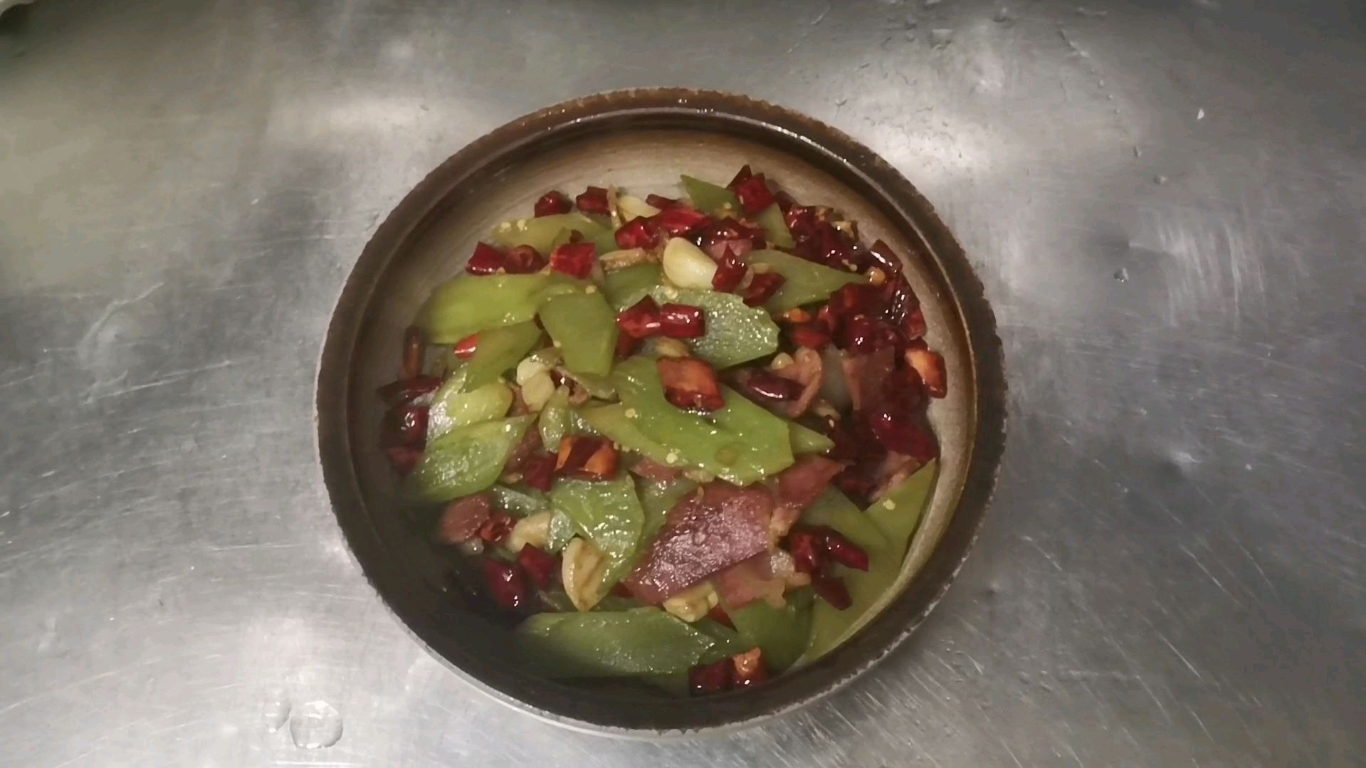 好吃的干锅腊肉莴笋斤