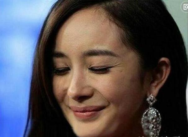 女明星离开精修图和ps,照样脸部出油卡粉,杨幂瞬间老了十岁?