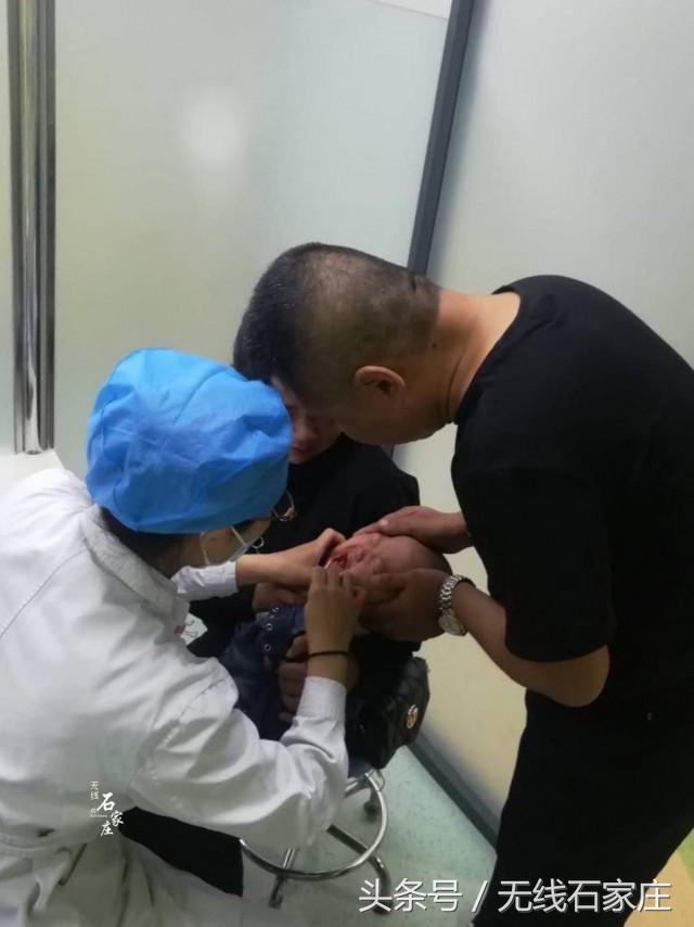 正能量!一岁孩童不慎咬断舌头 石家庄交警充当"开路先锋"