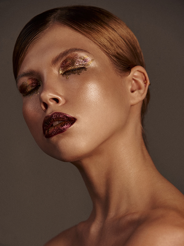 创意妆容|金色耀眼主题的妆容,是不一样的光芒!