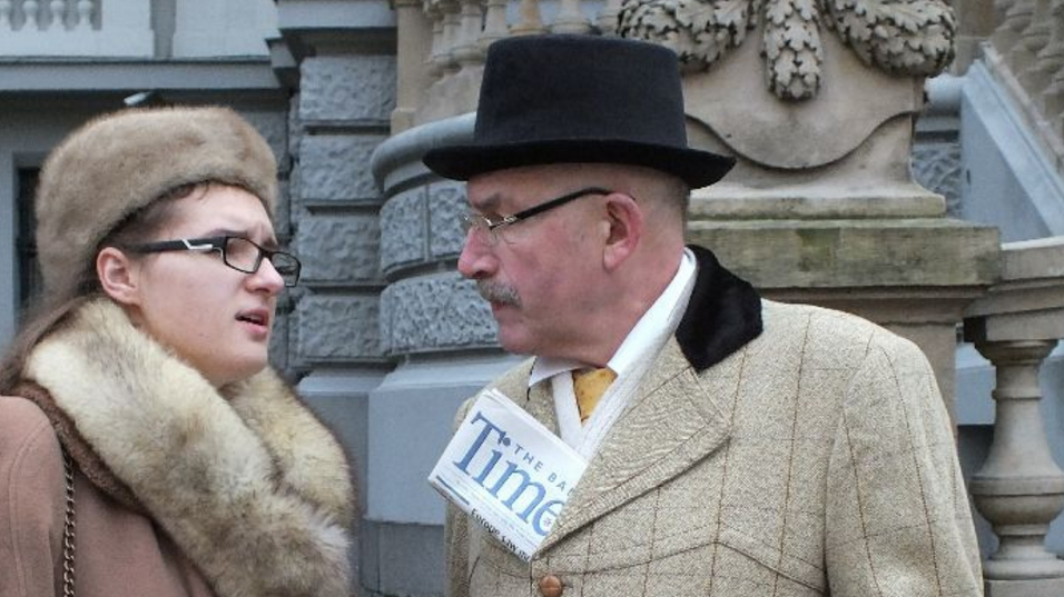 纪念福尔摩斯 粉丝纷纷走上街头cos 哪个桥段让你印象深刻?