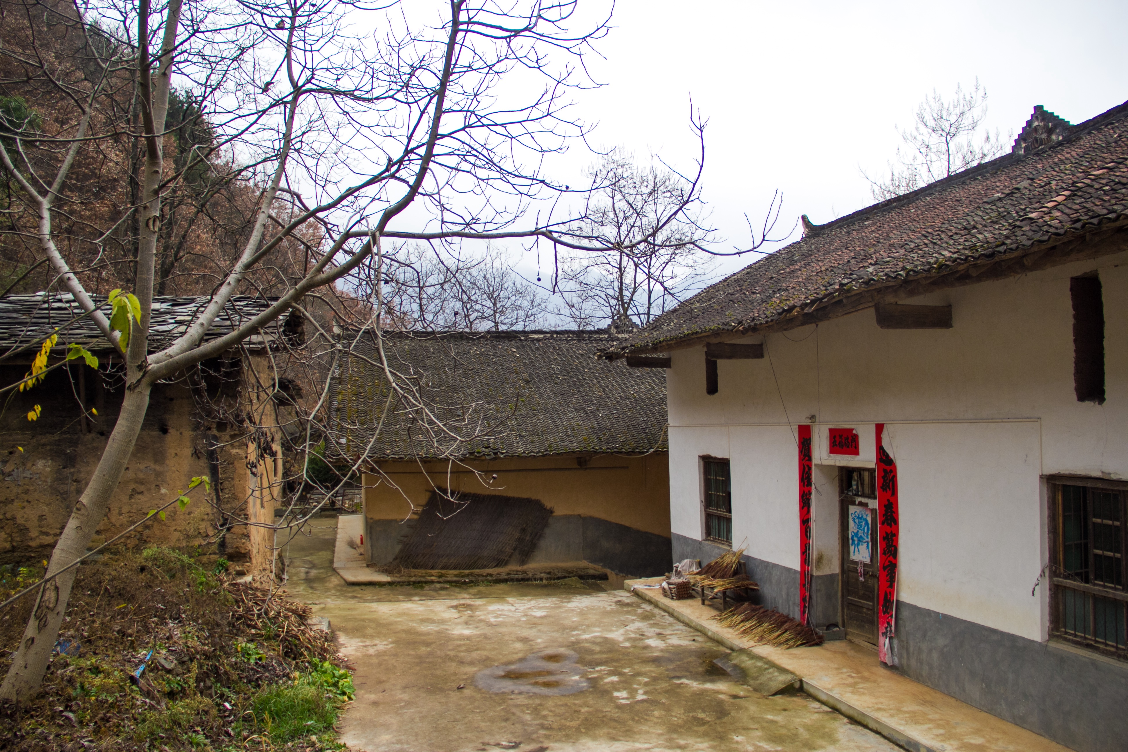 行走秦岭:山中的空房子,主人只在特定时节回来