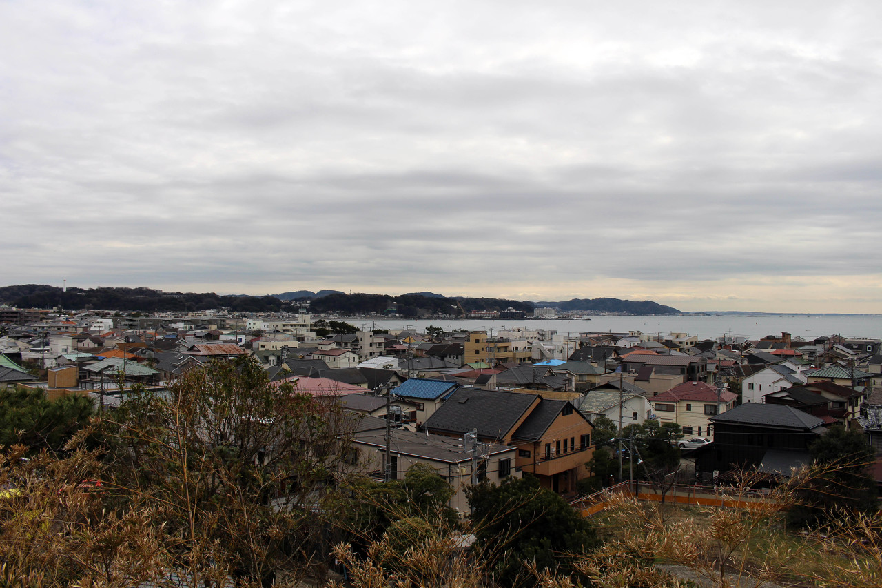 日本鎌倉市禁止遊客走路時吃東西,世界上還有不少國家也這麼做