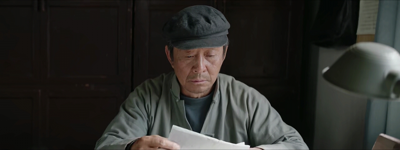 大江大河,老书记手发抖折断烟卷,雷东宝陷入两难,士根红伟发愁