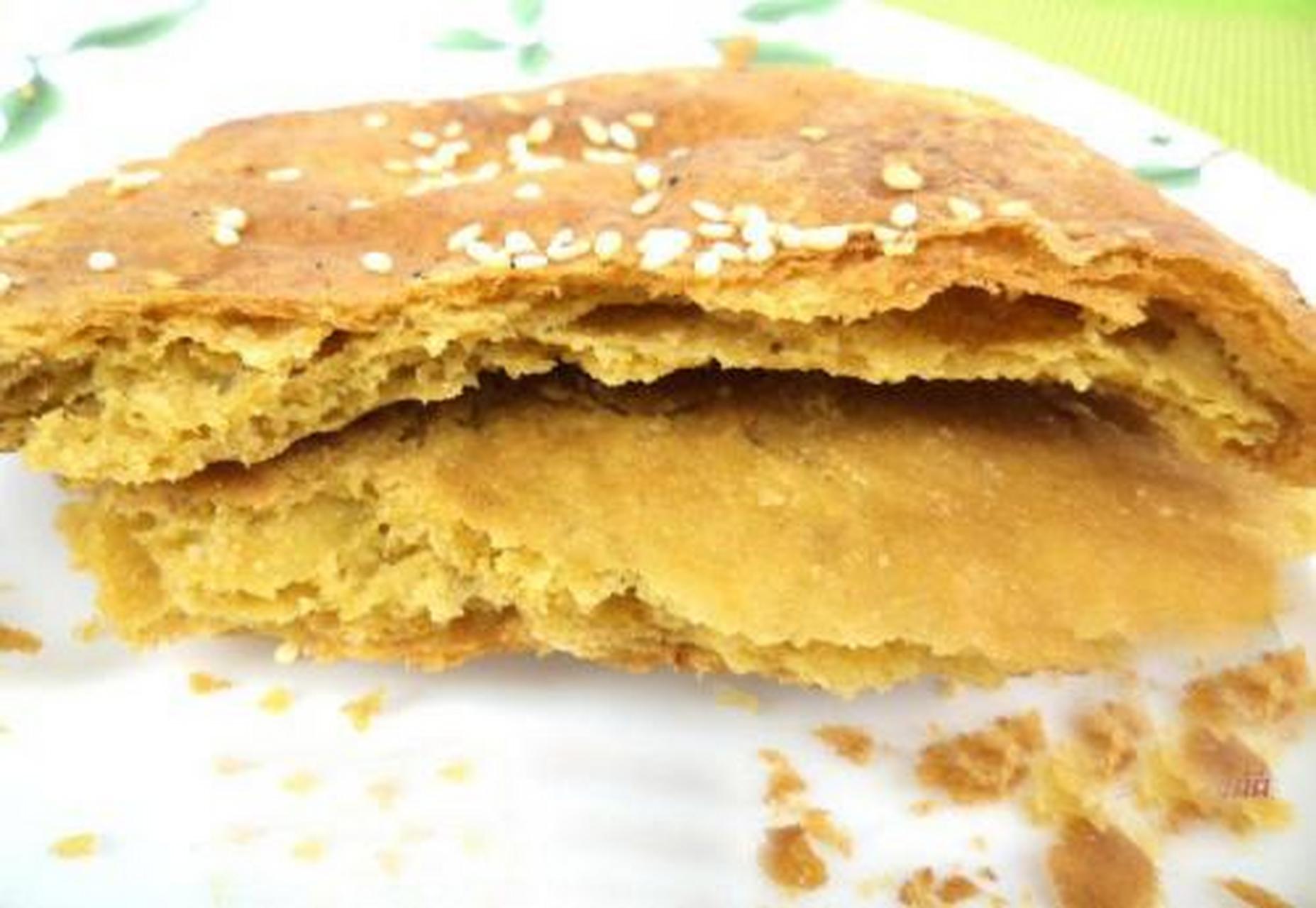 立冬创意美食#灵丘黄烧饼,是山西省灵丘县的特色小吃,由于其色泽金黄