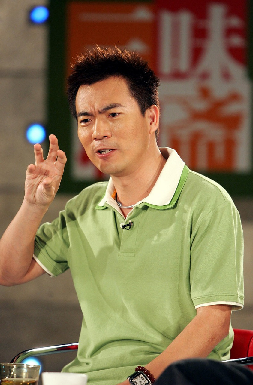 著名意大利球迷黄健翔发文致敬布冯: "布冯终于退役了.