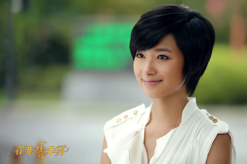 邓伦和杨紫,分别饰演剧中的徐浩和白梦华,在当初也都只是配角,名气也