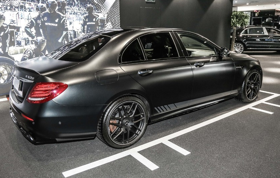 奔驰c级amg c black series的赏析以及观赏