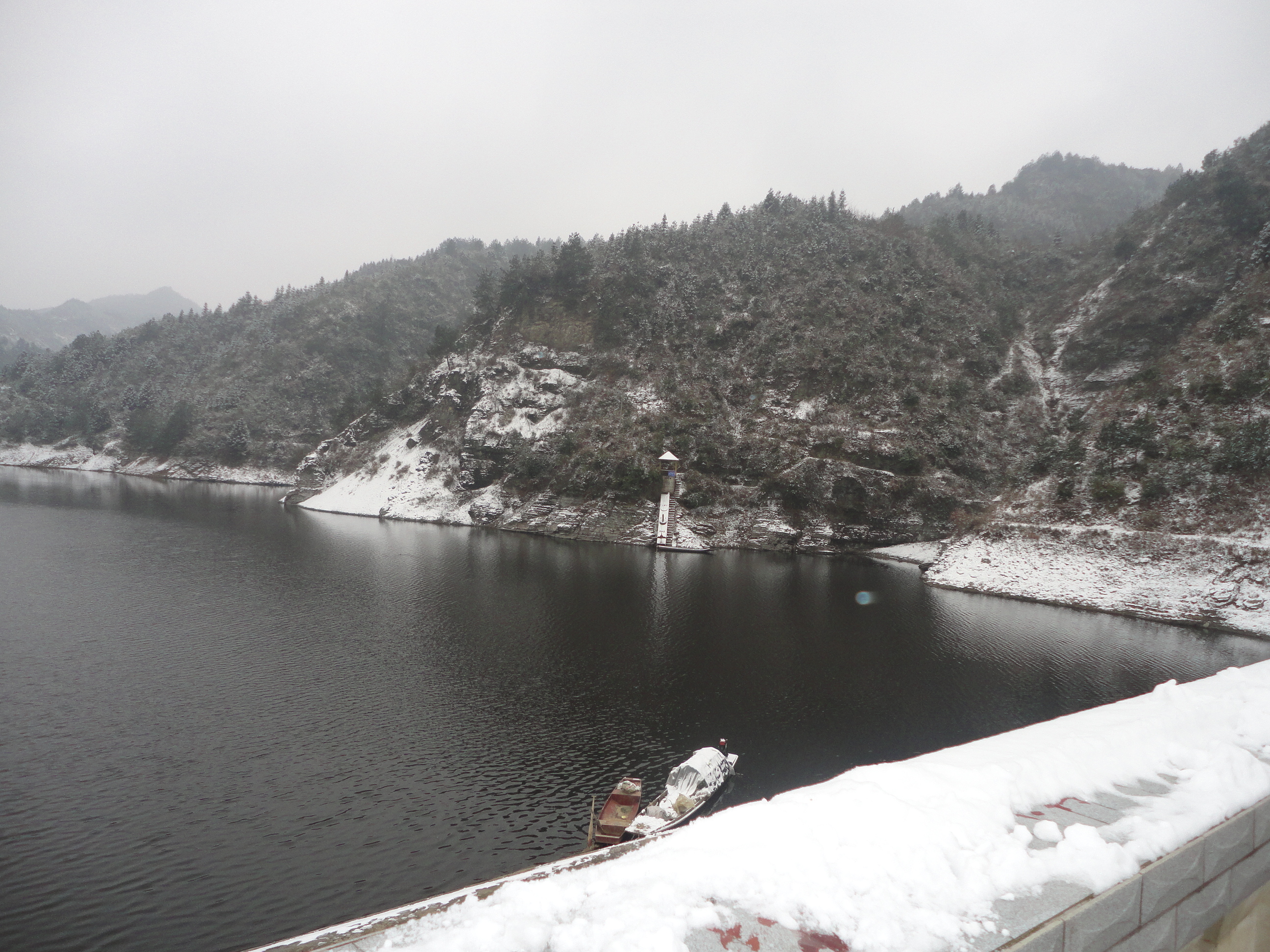 冬季的田野 地理位置:湖南省湘西自治州龙山召市社区贾坝村 游玩建议
