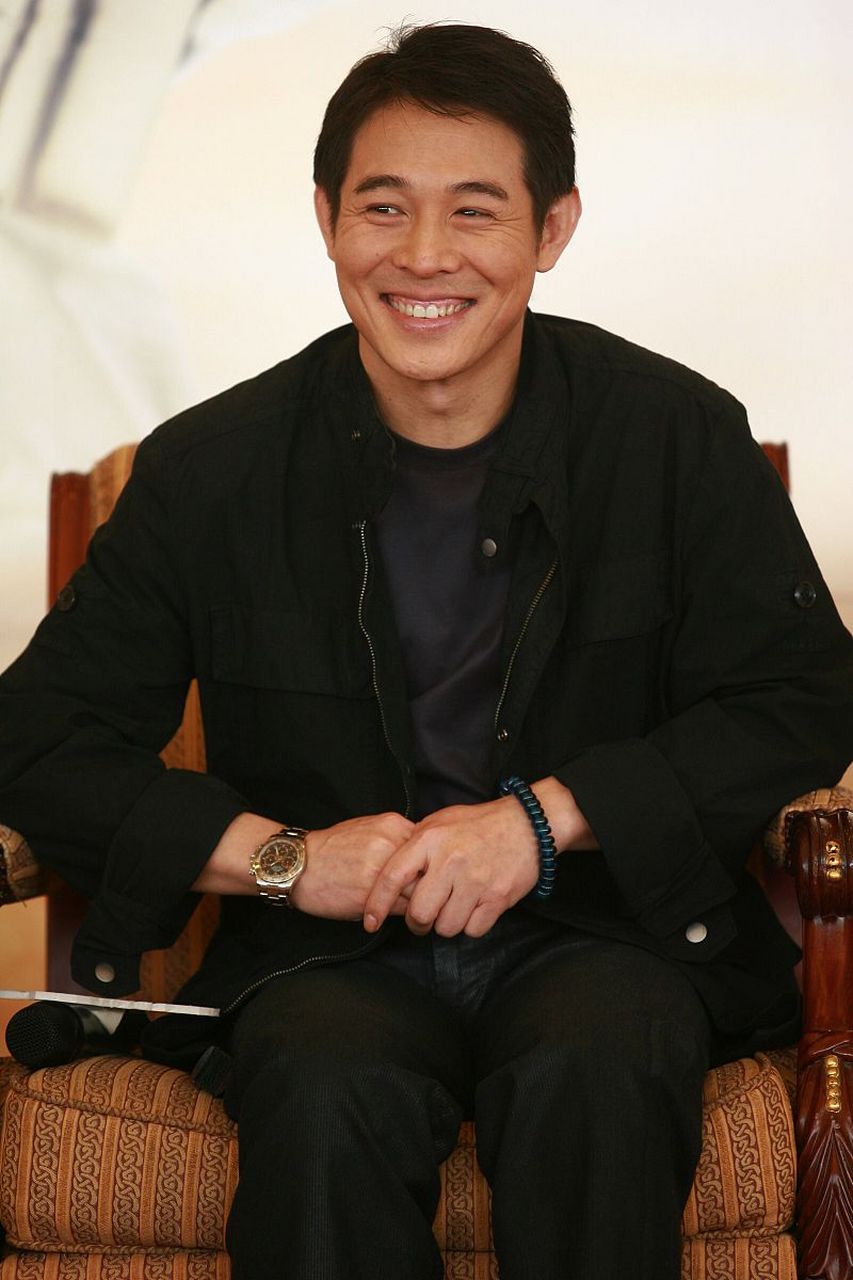 久未露面的李连杰,一亮相就把网友给吓了一跳.