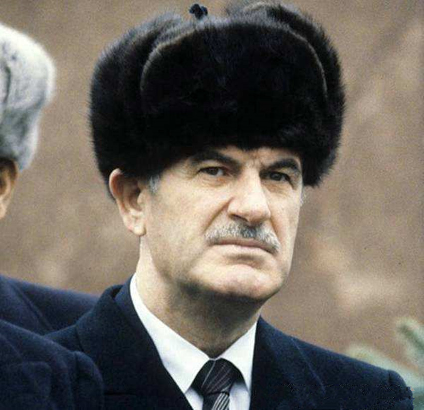 国内战乱不断,外国多方干预,为何阿萨德政权始终屹立不倒