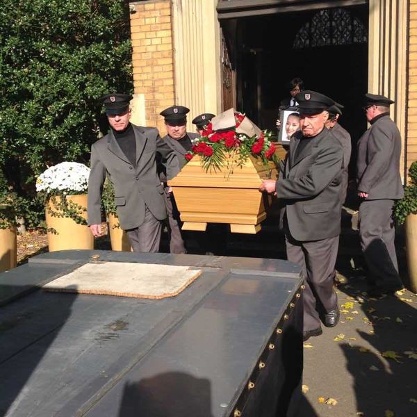 曾因登上春晚一夜成名,当红时远嫁德国,56岁临终前说出一个秘密