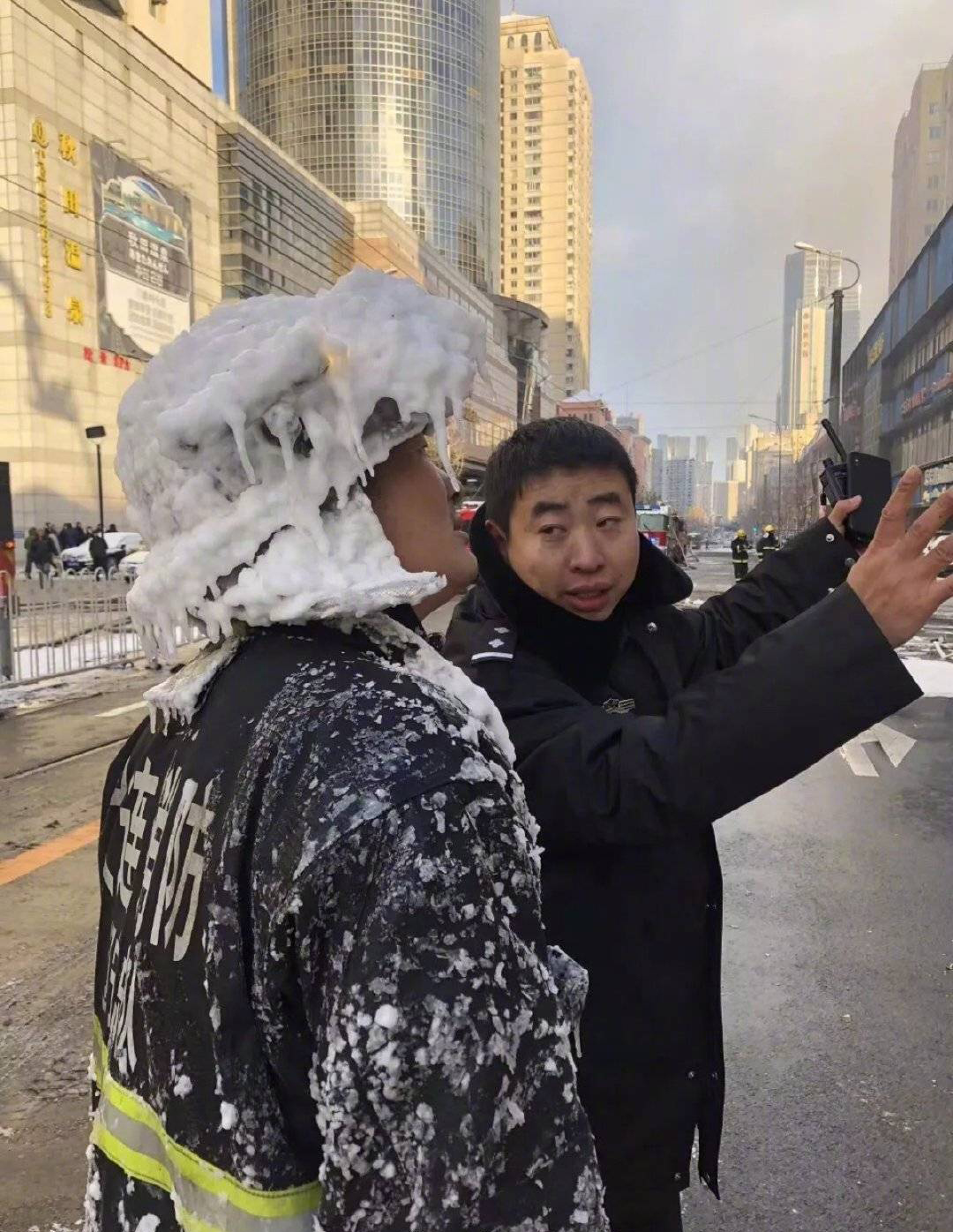 辽宁消防员全身结冰:辛苦了,那些美丽的人