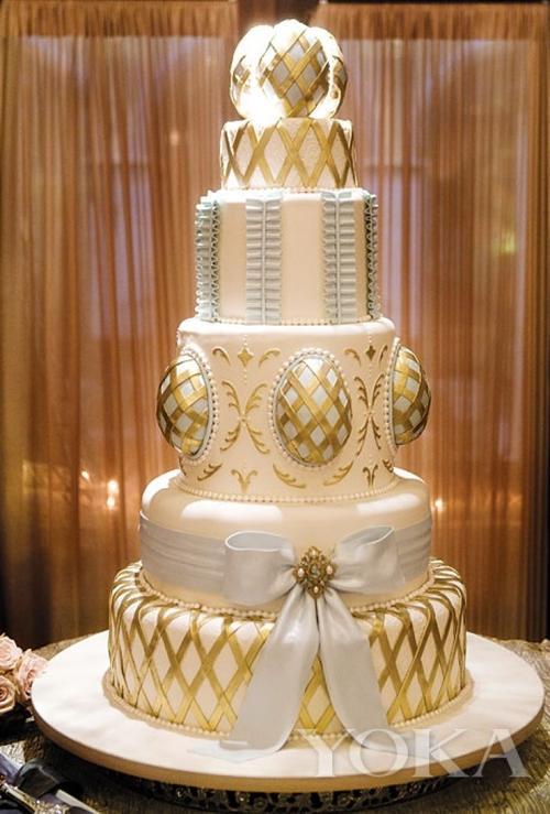 "炫耀给谁看?"5岁女儿生日,家长送豪华蛋糕去幼儿园却被嫌弃