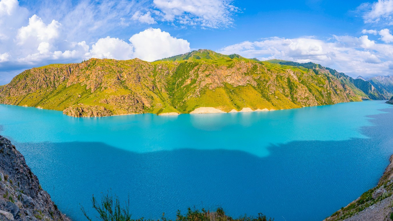 风光摄影:蓝色童话世界里的昭苏玉湖