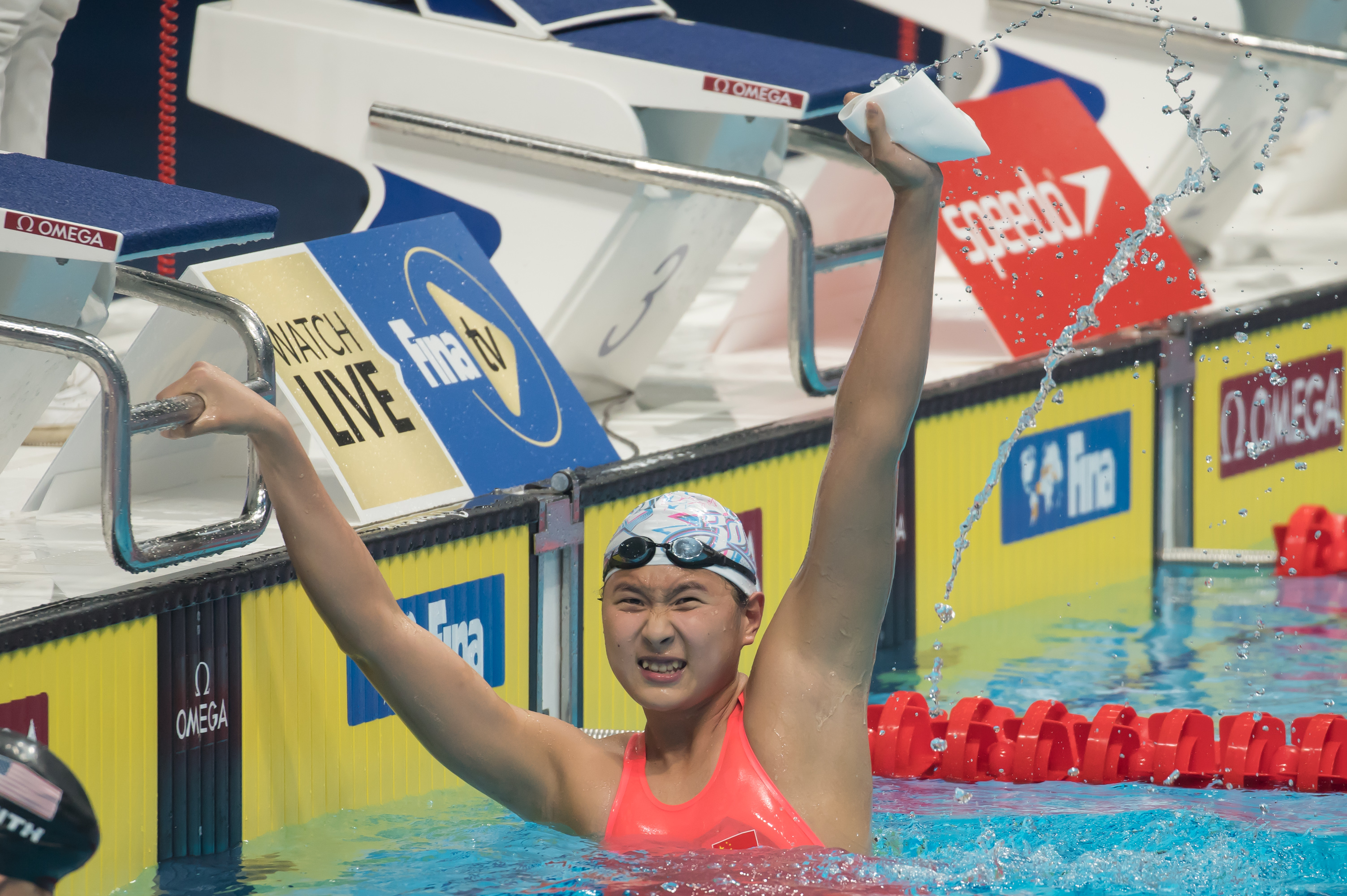 游泳——短池世界杯布达佩斯站:王简嘉禾获女子800米自由泳冠军