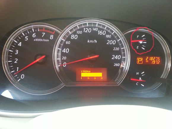 汽车的油表显示满格,但油箱却没油了,这是什么情况?