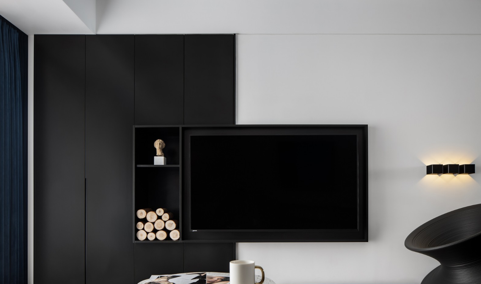 武汉夫妇123㎡的新房,全屋质感十足,尤其是电视墙设计,太机智了