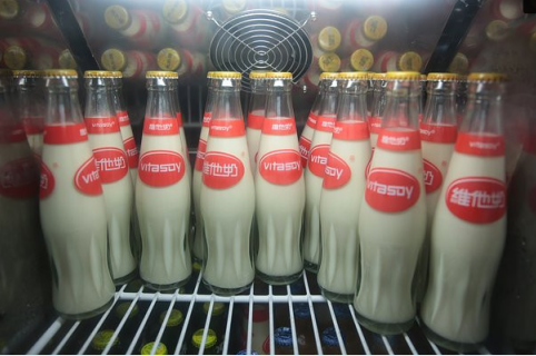 广东人吃烧烤,居然喝维他豆奶!广东人:就爱这口儿