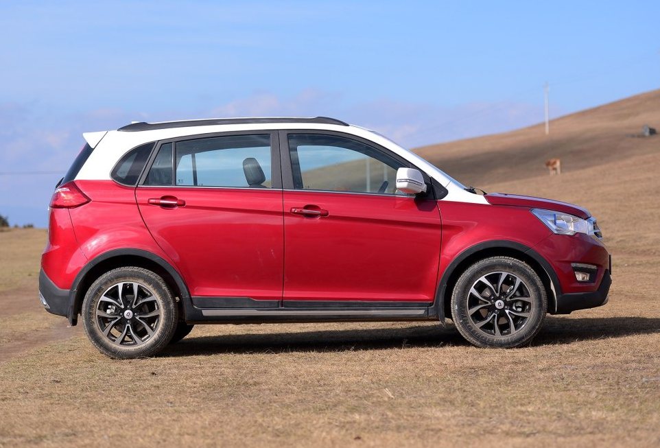 智尚s35,外观设计风格酷炫,给人一种很舒服的感觉!