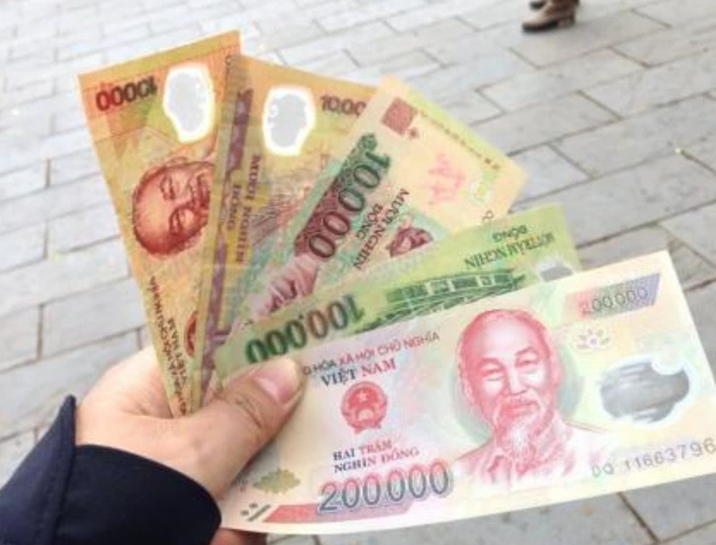 一千元人民币兑330万越南盾,在越南能够活多久?女游客告诉你
