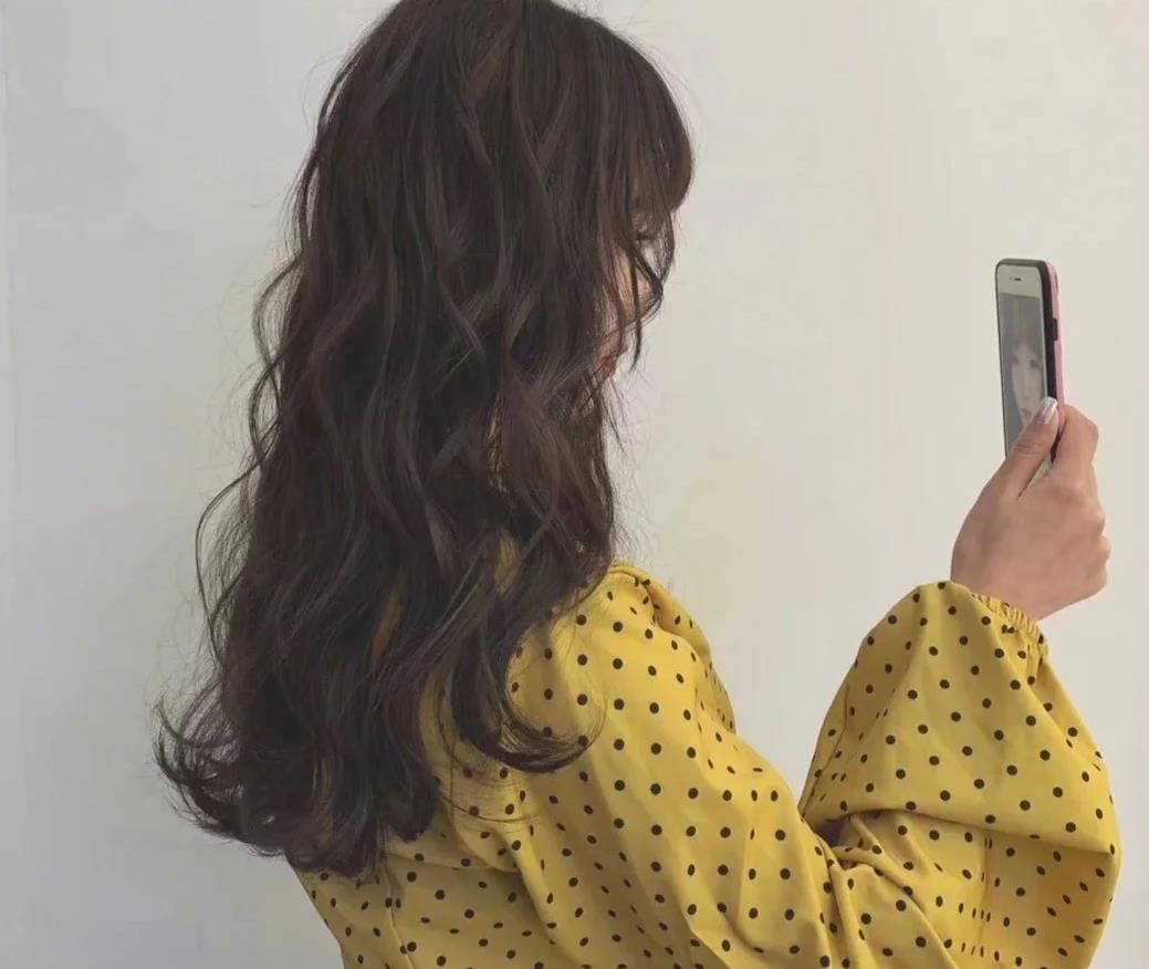 "渣女大波浪"已经过时!2020大火的"空气木马卷",巨减龄时尚