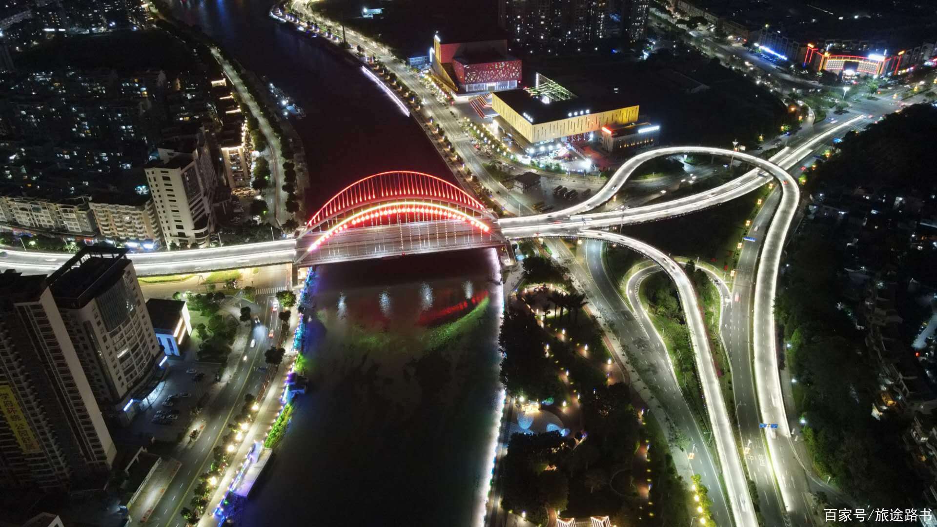 航拍江門市白水帶龍光塔,釜山公園,東華大撟夜景高清圖