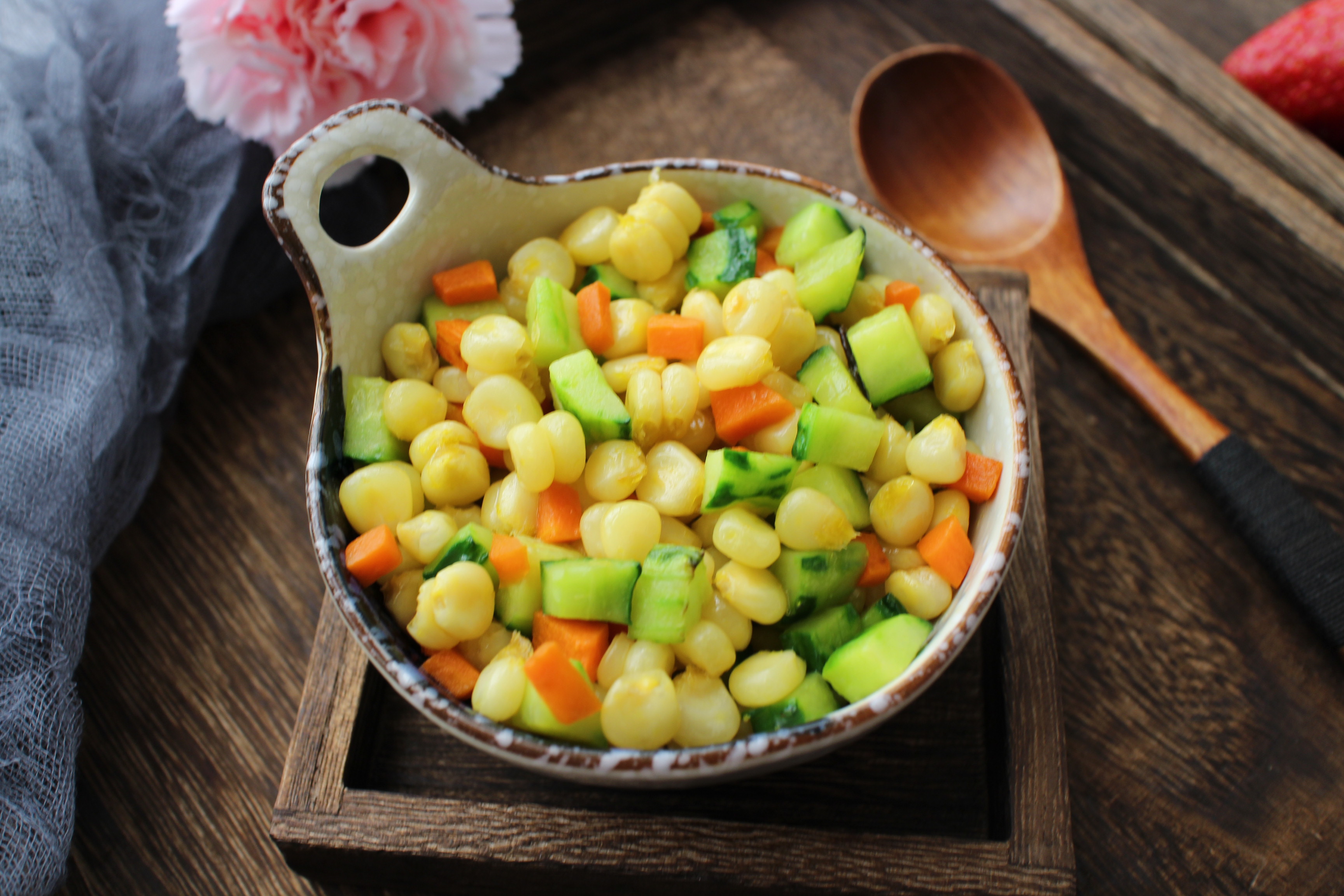 玉米这样炒,软糯香甜,百吃不厌,成品不到8块钱,是菜也是饭