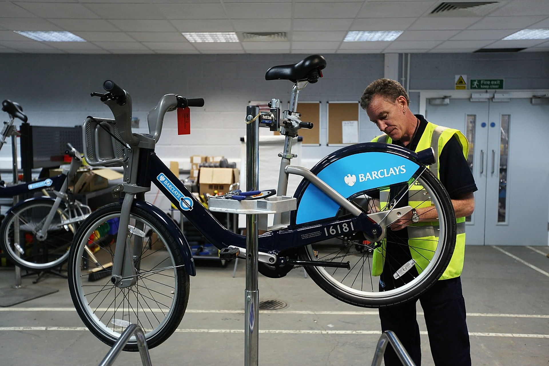 永安行氢能自行车0.7l储氢器支持连续骑行2.