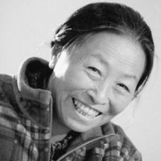 她曾是武林外传中的演员,如今82岁病危无人照顾,只有胡歌来看她