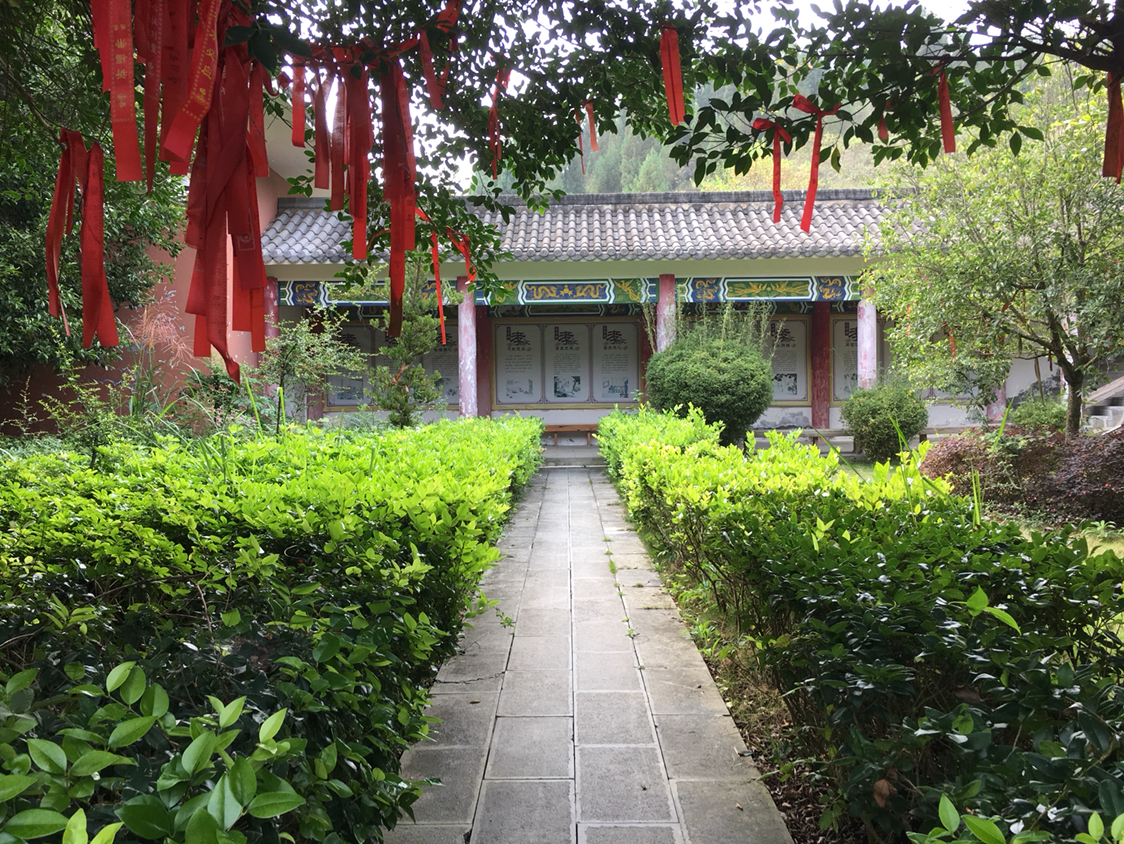 求佛还愿,贞丰双乳峰景区内的贞观寺